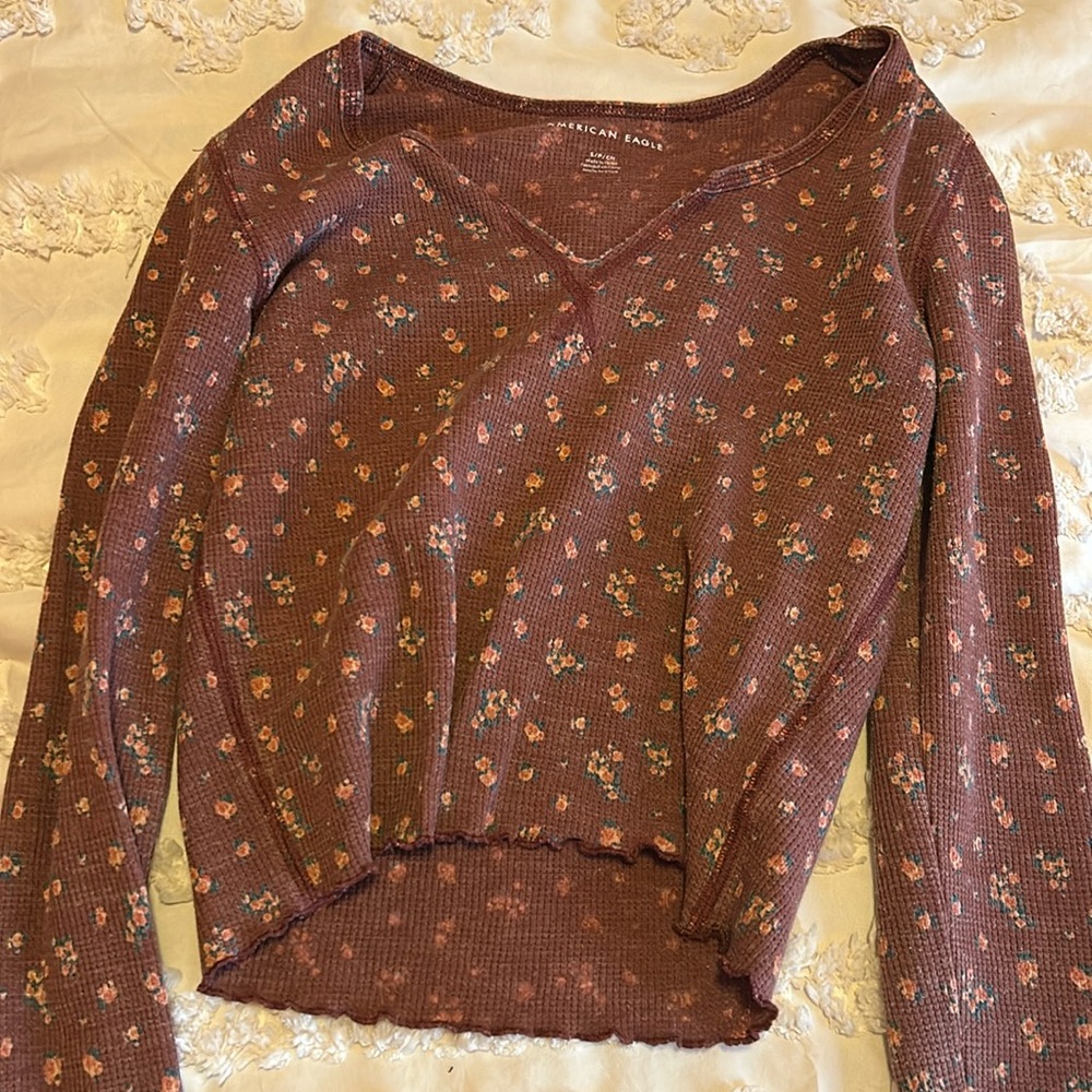Cute American eagle long sleeve  top only worn once or twice